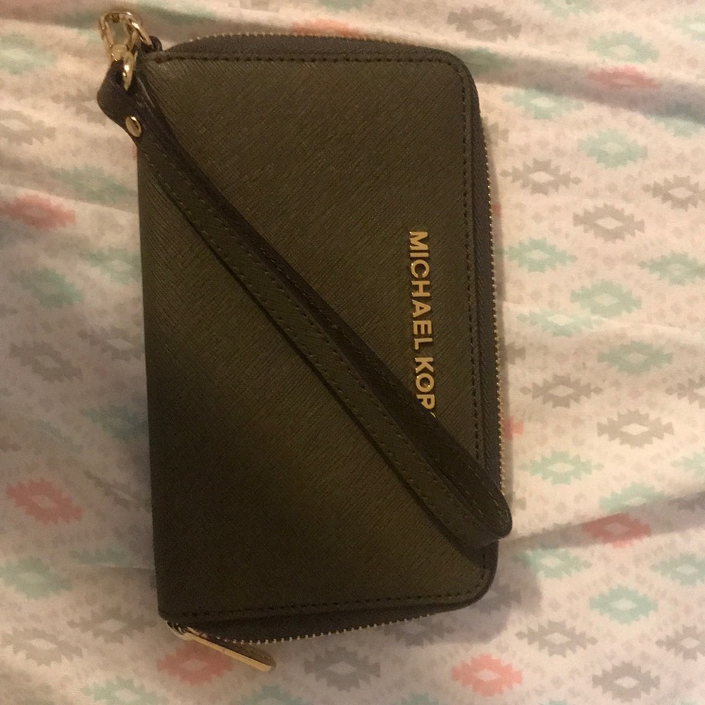 Michael Kors wristlet